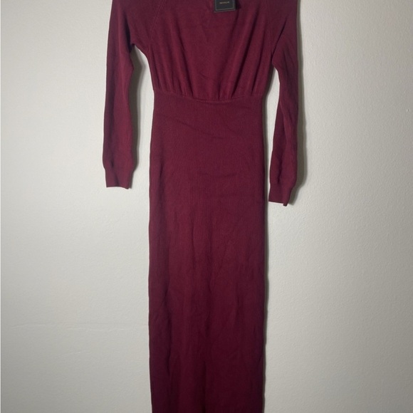Michael Costello Off Shoulder
Bodycon Maxi Dress Maroon - Picture 4 of 4